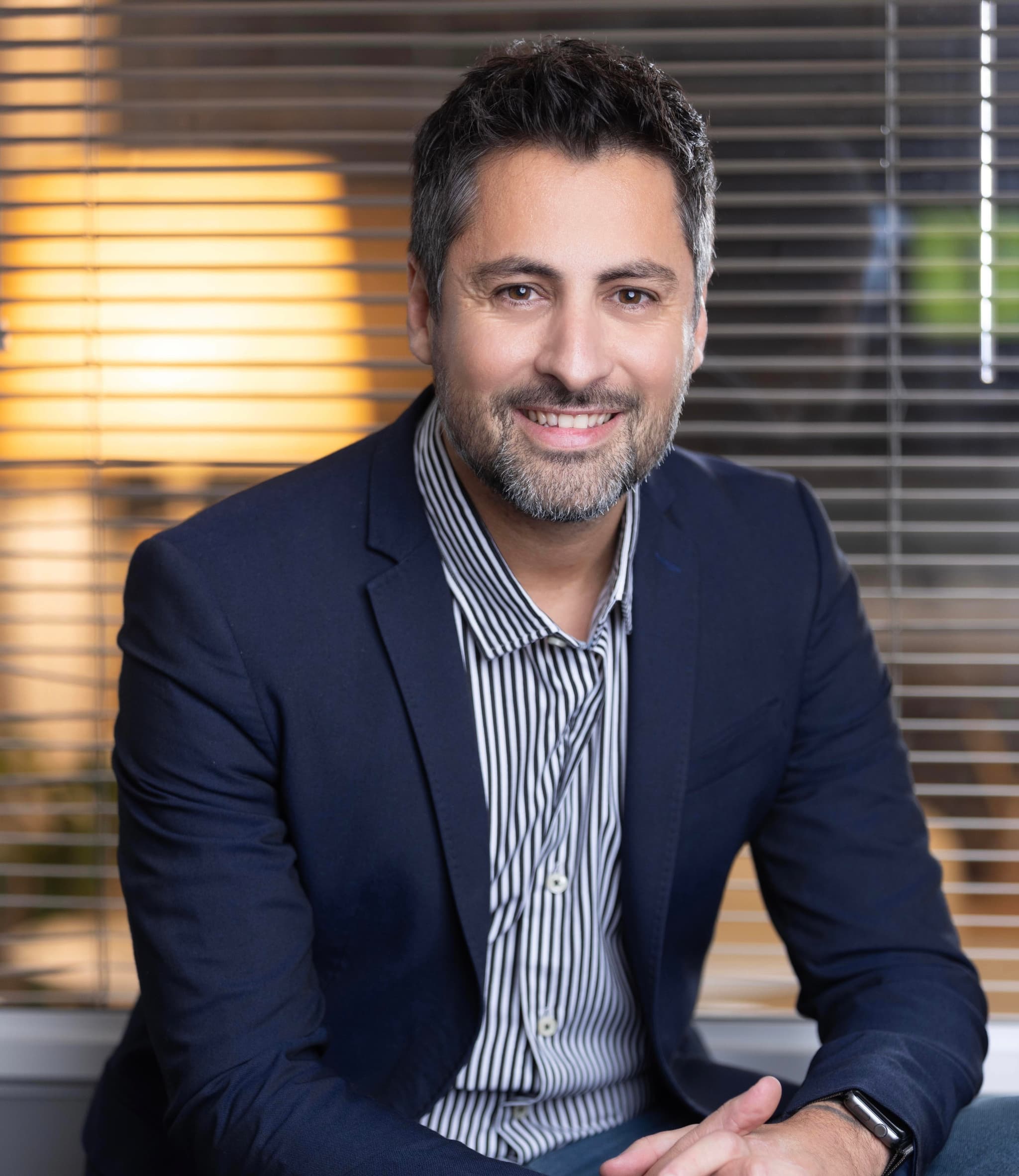 How Artificial Intelligence is Transforming Business Models and Blurring the Boundaries Between Industries cover image